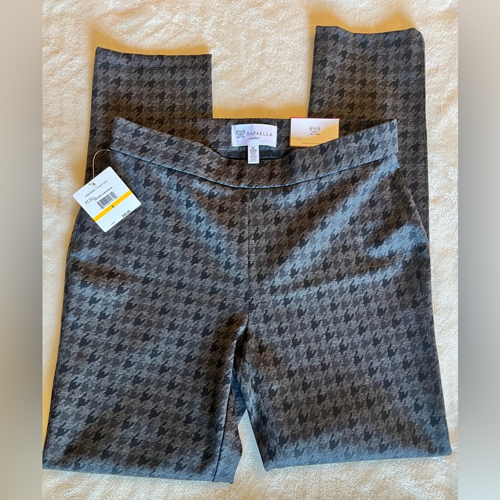 Rafaella Slim leg pants. Size SP
